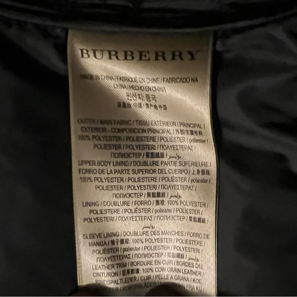 Burberry Black Puffer Jacket with Modern Quilting (SP) - Picture 9 of 14